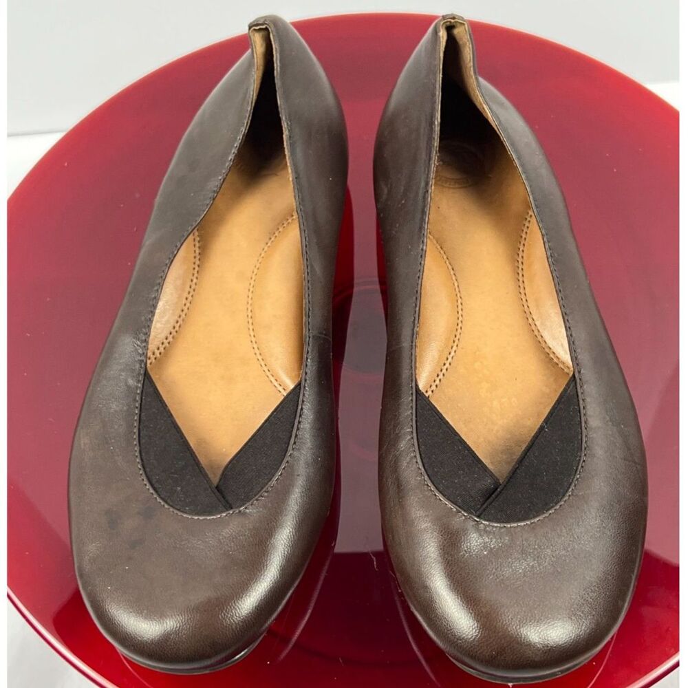 Nurture Brown Leather Ballet Flats Elastic V-Neck Vamp Comfort Shoes Size 6M EUC